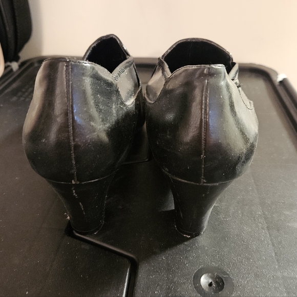 Womens Black Heeled Booties Boots Shoes Snake Pattern Size 11 - Picture 4 of 5